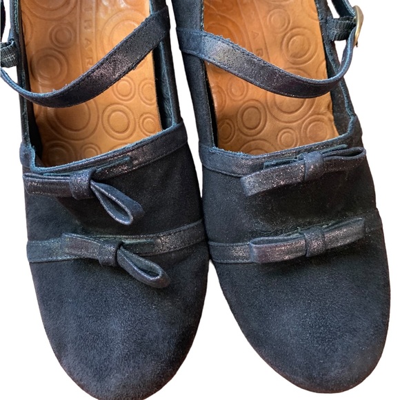 Chie Mihara Black Suede Strap Close Top Pump Heels Size 40 - Picture 10 of 17